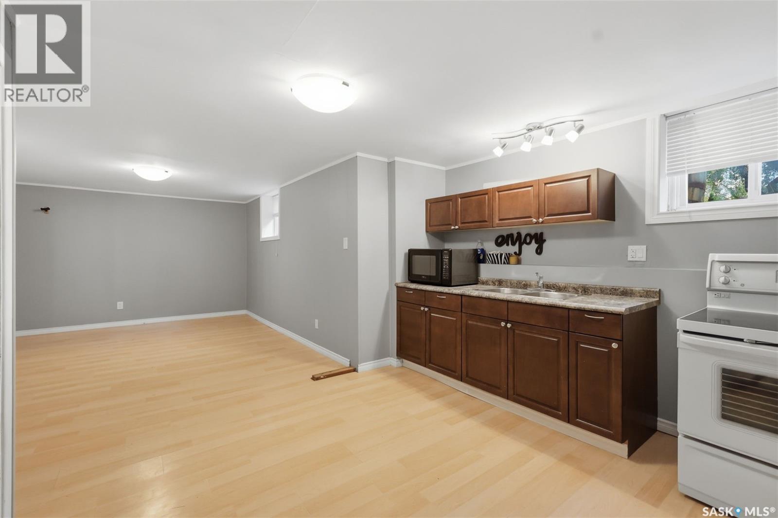 723 4Th Street E, Saskatoon, SK