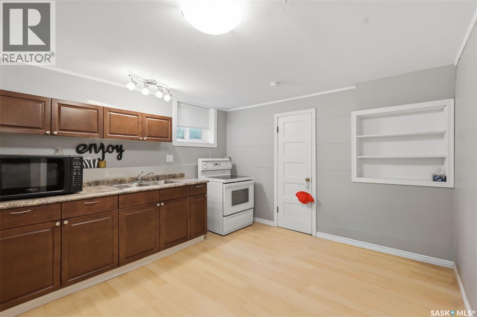 723 4Th Street E, Saskatoon, SK