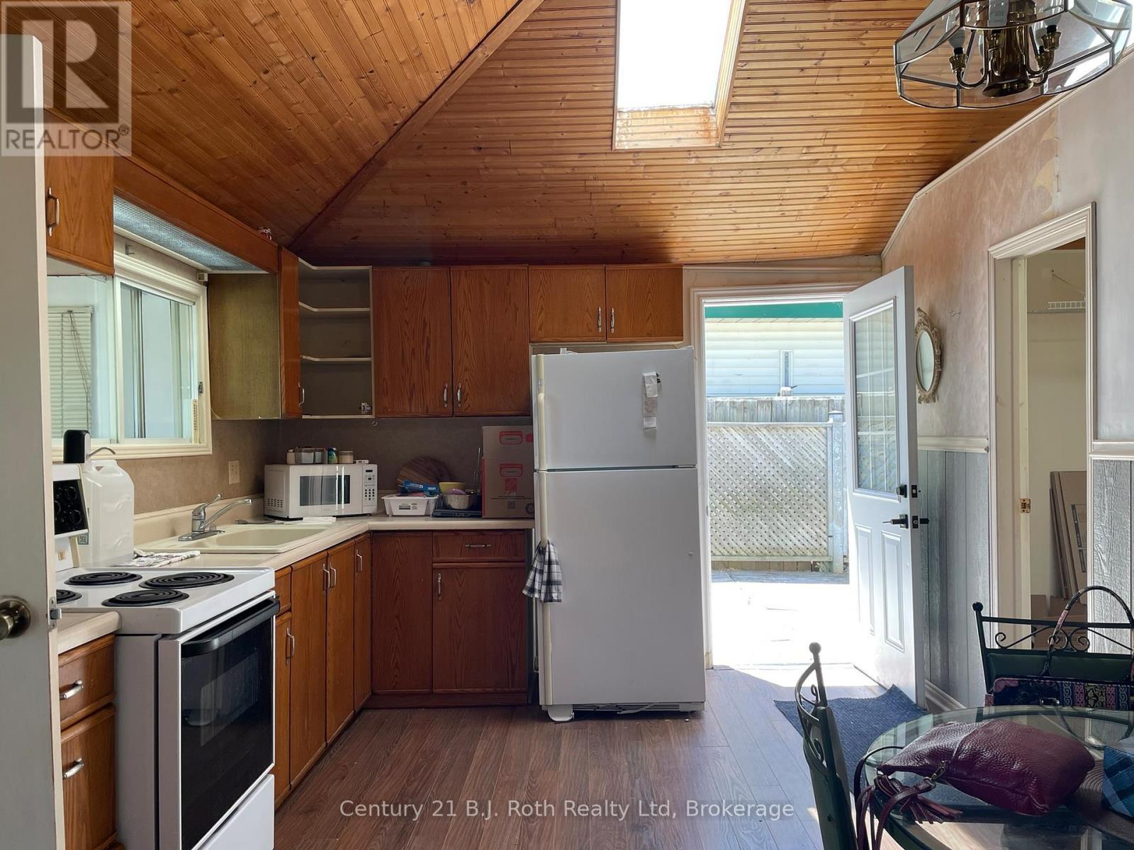 15 Bow Road, Tiny, ON