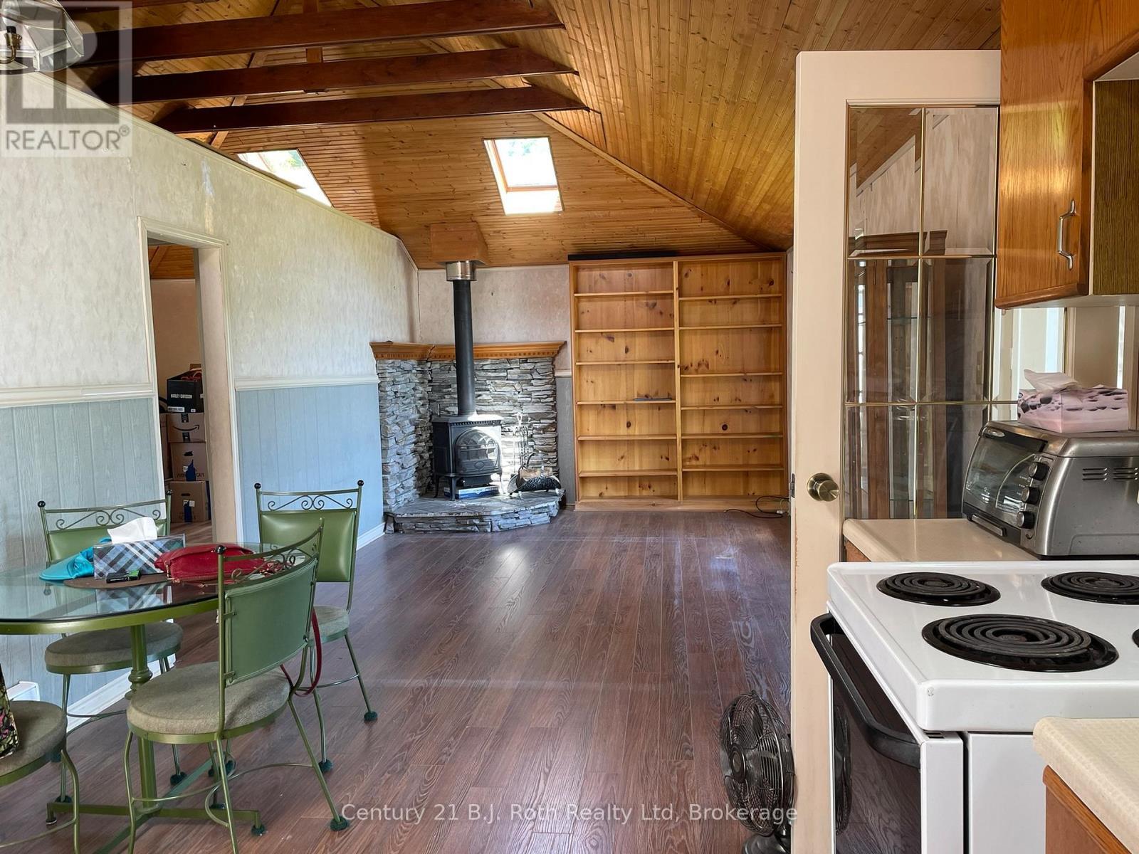 15 Bow Road, Tiny, ON