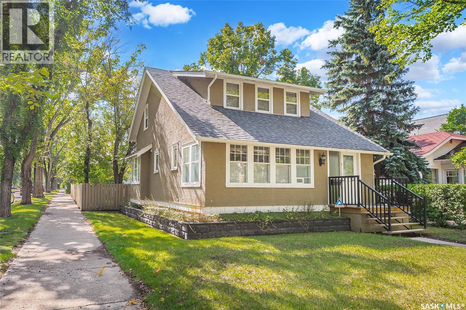 234 10Th Street E, Saskatoon, SK