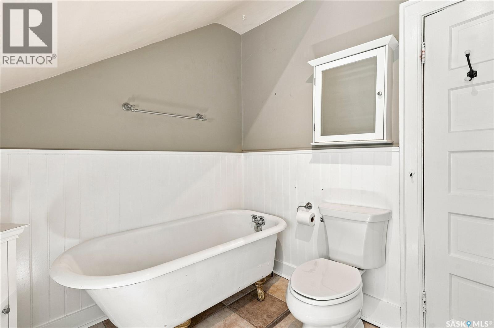 234 10Th Street E, Saskatoon, SK