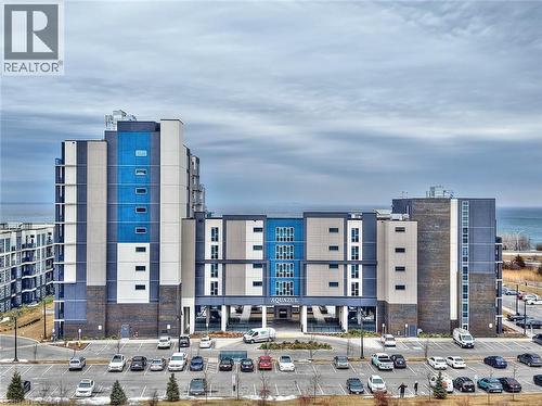 16 CONCORD Place Unit# 803  Grimsby, ON L3M 0J1