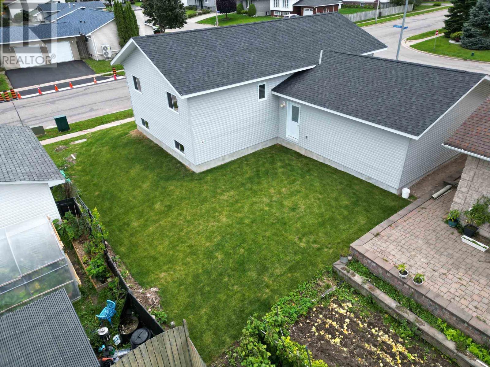 237 Pentagon Blvd, Sault Ste. Marie, ON