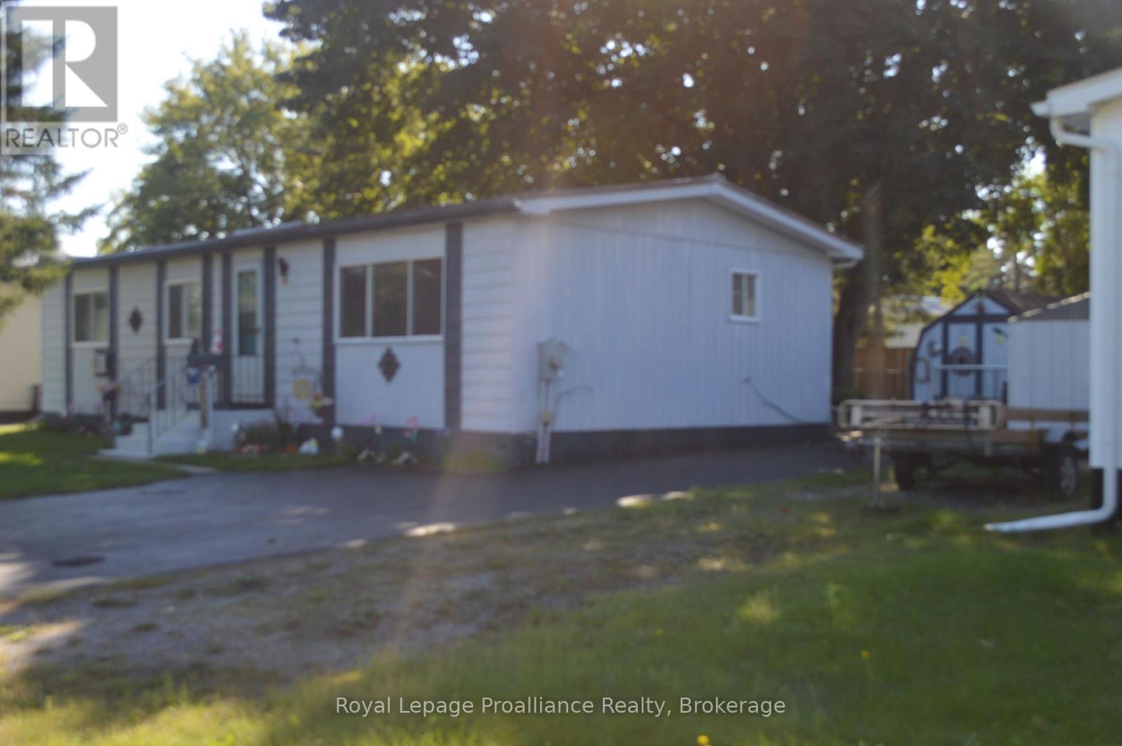 17 Warbler Lane, Quinte West (Sidney Ward), ON