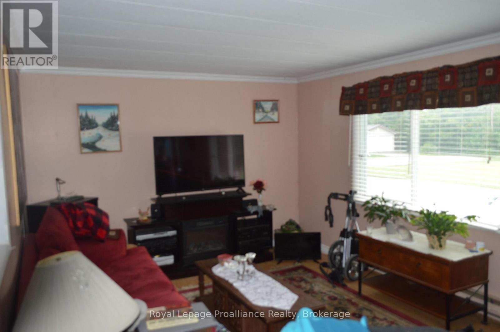 17 Warbler Lane, Quinte West (Sidney Ward), ON
