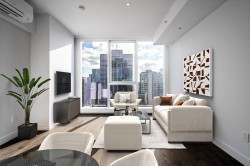 3203-1205 Place Phillips Montréal (Ville-Marie), QC H3B 0H3