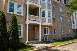101-72 Boul. des Hauts-Bois Sainte-Julie, QC J3E 3J4