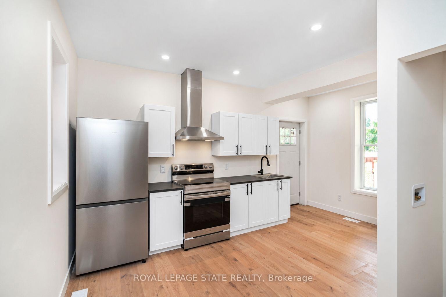 60 William Street, Hamilton, ON