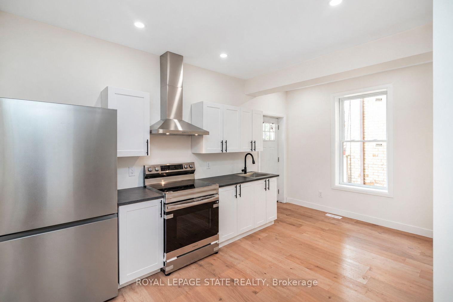 60 William Street, Hamilton, ON