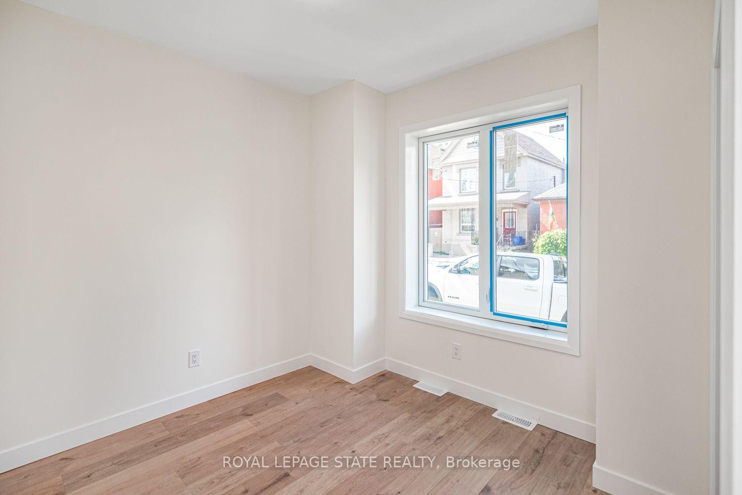 60 William Street, Hamilton, ON