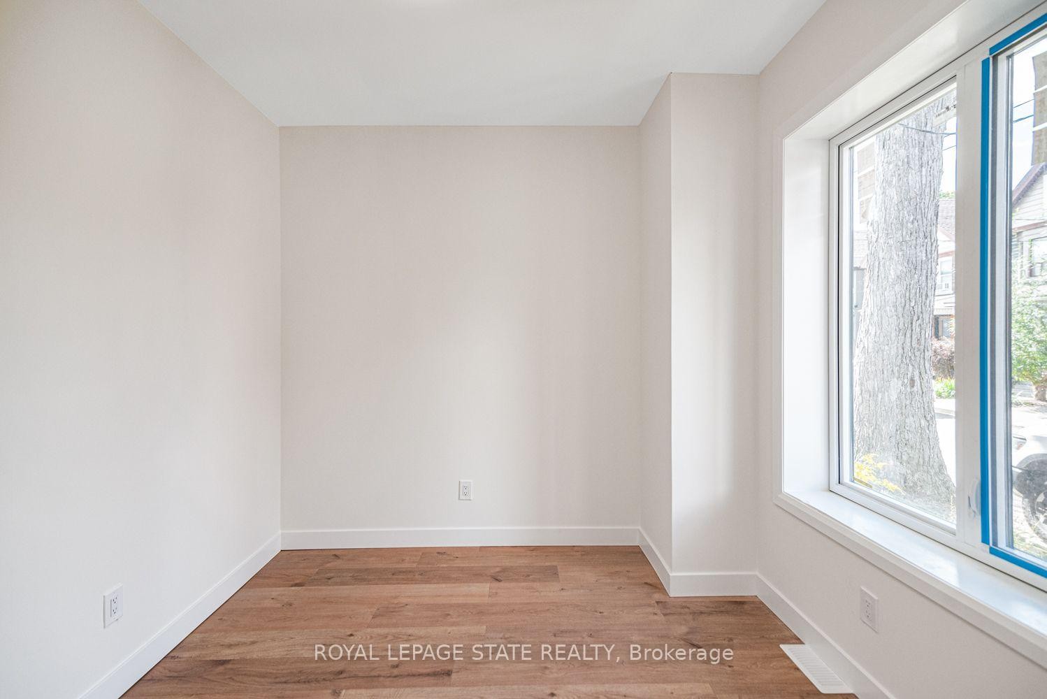 60 William Street, Hamilton, ON