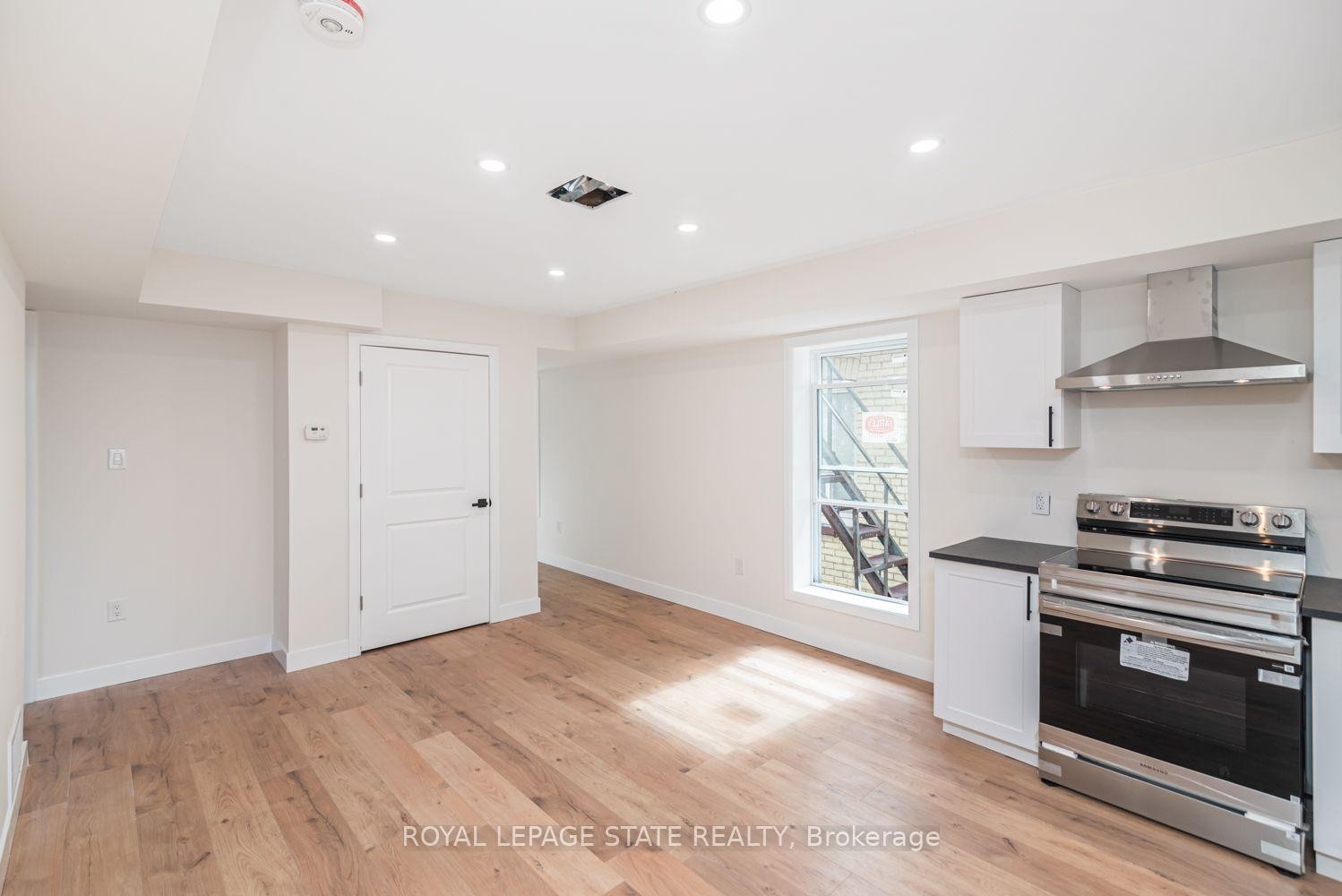 60 William Street, Hamilton, ON