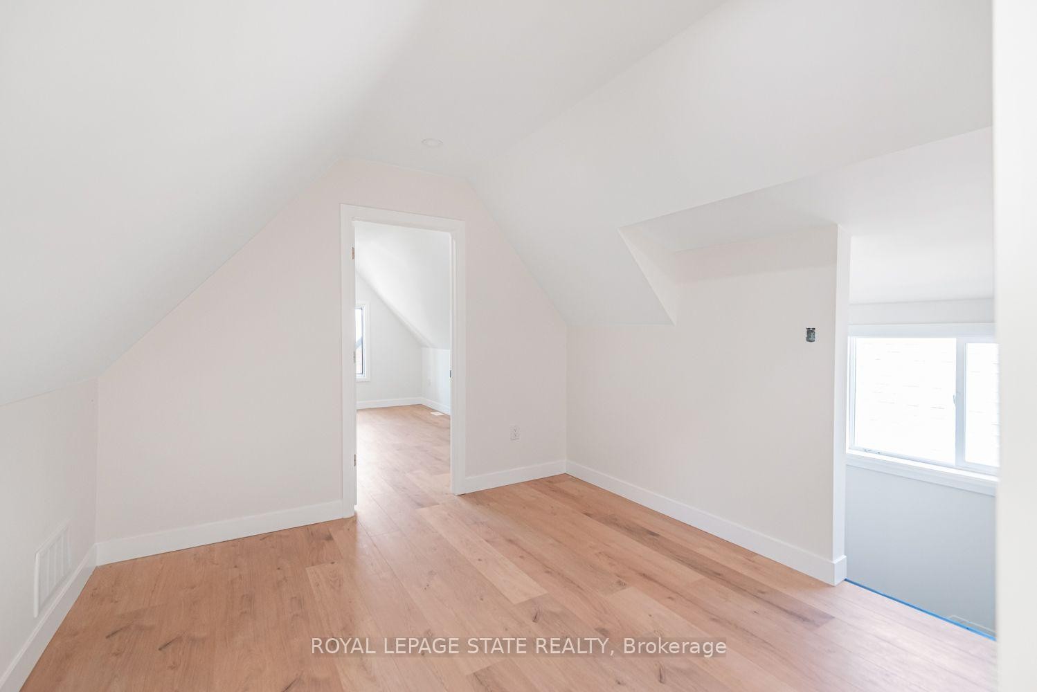 60 William Street, Hamilton, ON