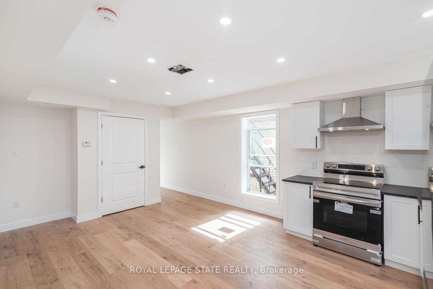 60 William Street, Hamilton, ON