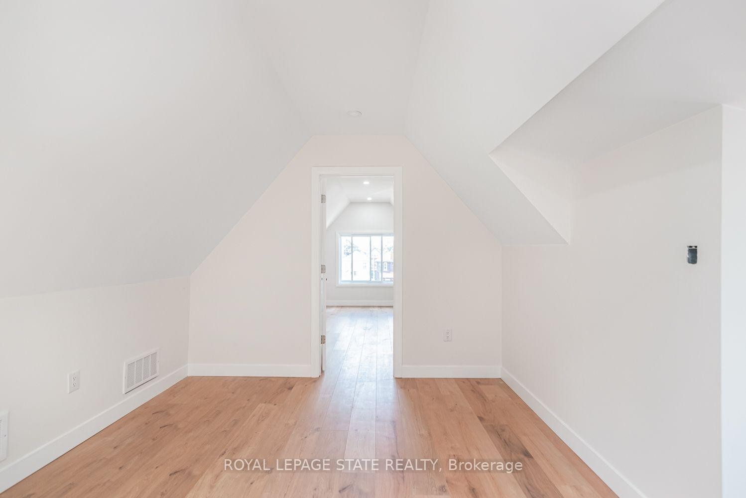60 William Street, Hamilton, ON