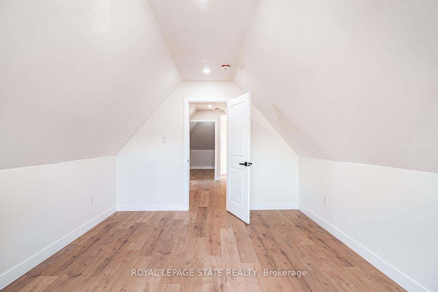 60 William Street, Hamilton, ON