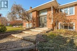 2101 PARKWAY DRIVE Burlington, ON L7P 1S5