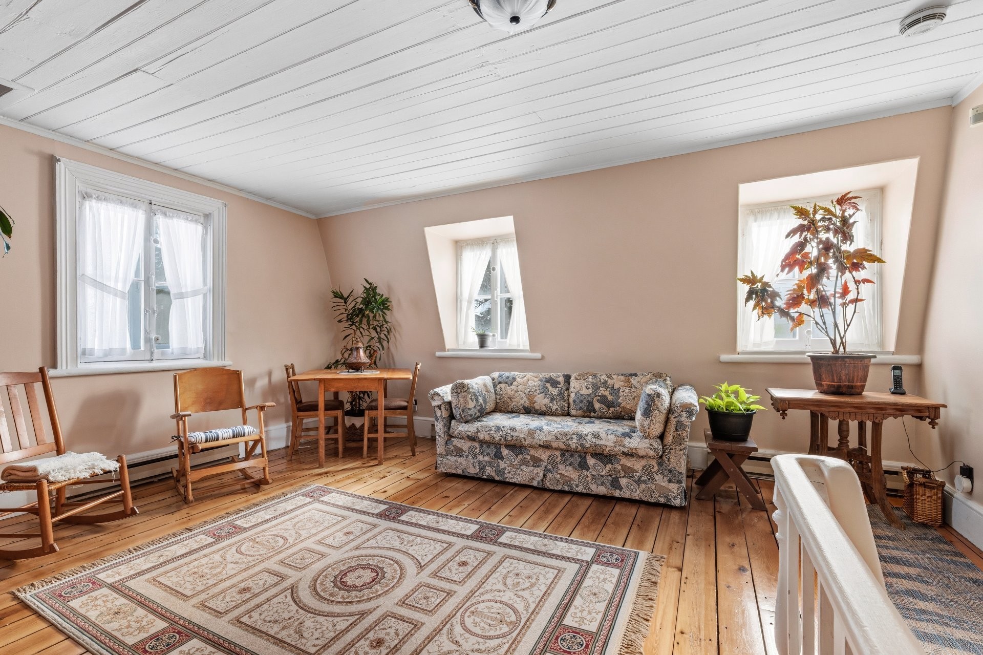 Family Room - 337 Grande Côte E., Lanoraie, QC