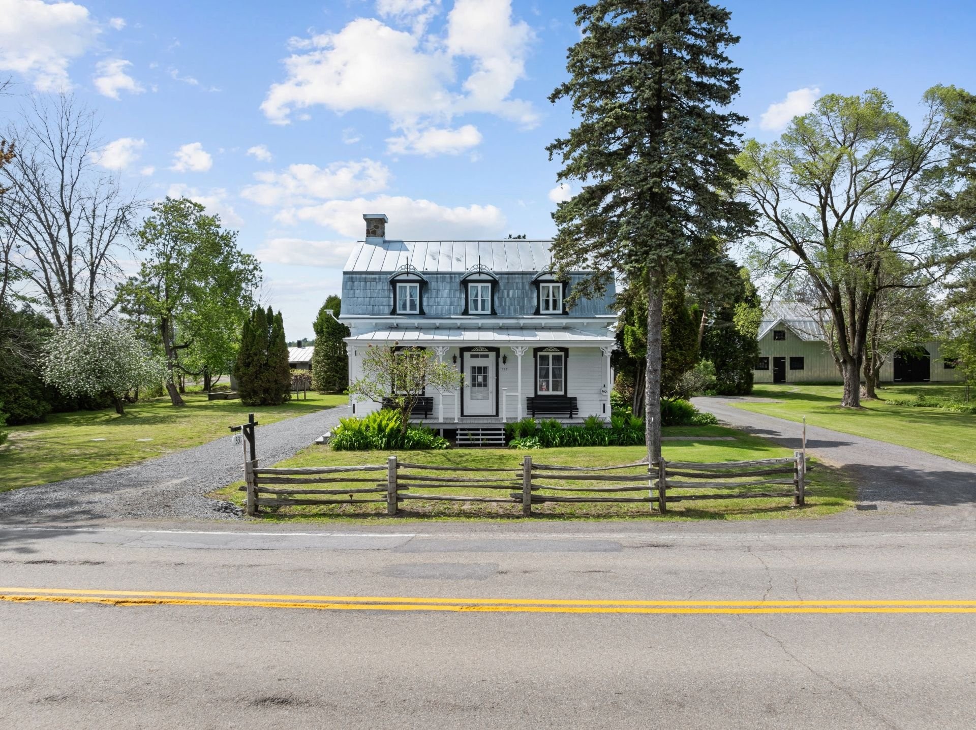 Front of Structure - 337 Grande Côte E., Lanoraie, QC