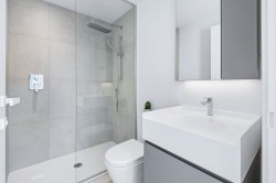 Salle de bains attenante à la CCP - 