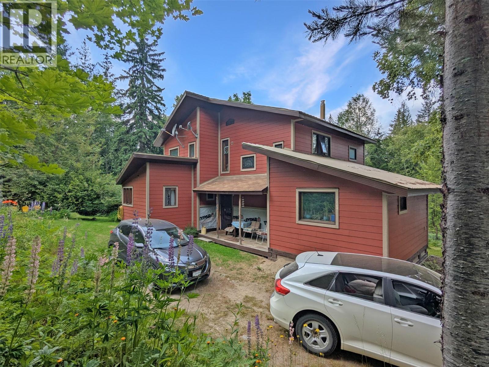 8802 Martens Road, Slocan, BC