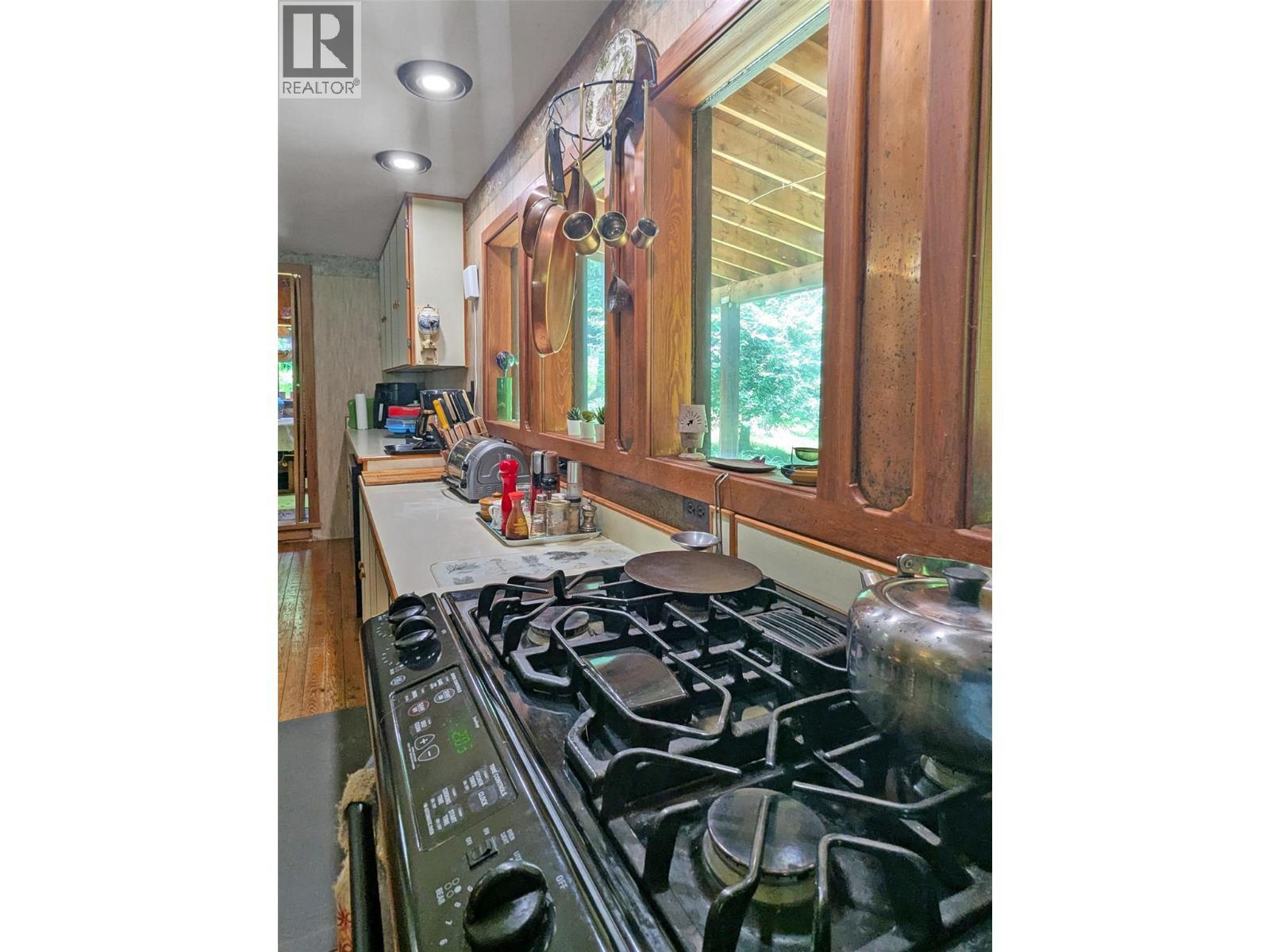 8802 Martens Road, Slocan, BC
