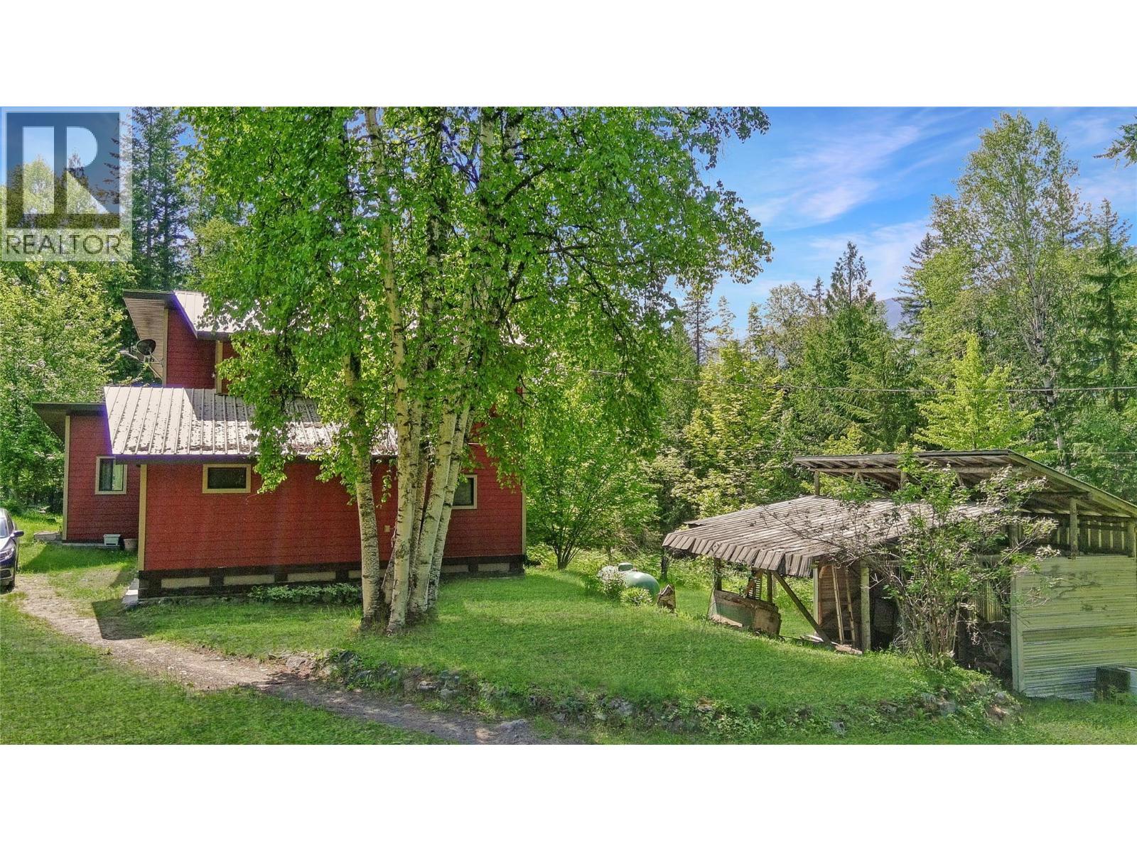 8802 Martens Road, Slocan, BC