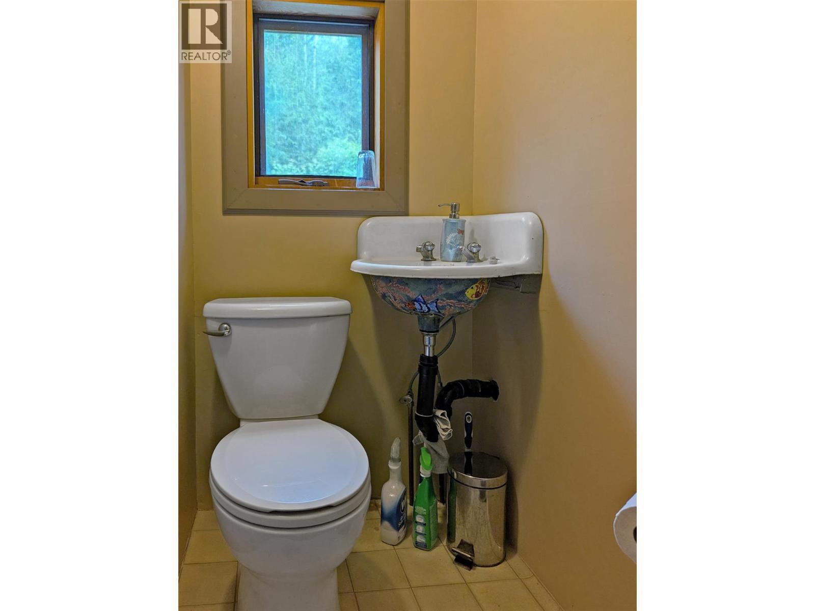 8802 Martens Road, Slocan, BC