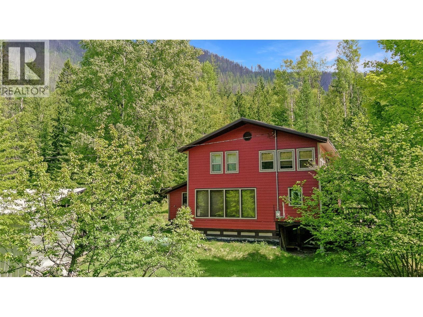 8802 Martens Road, Slocan, BC
