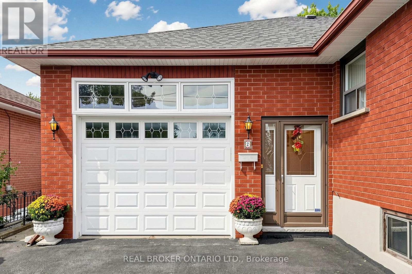 2 Dorking Crescent, Toronto, ON