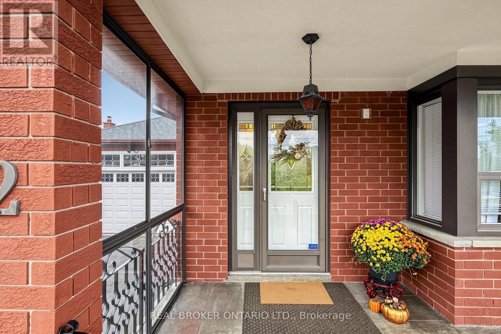 2 Dorking Crescent, Toronto, ON