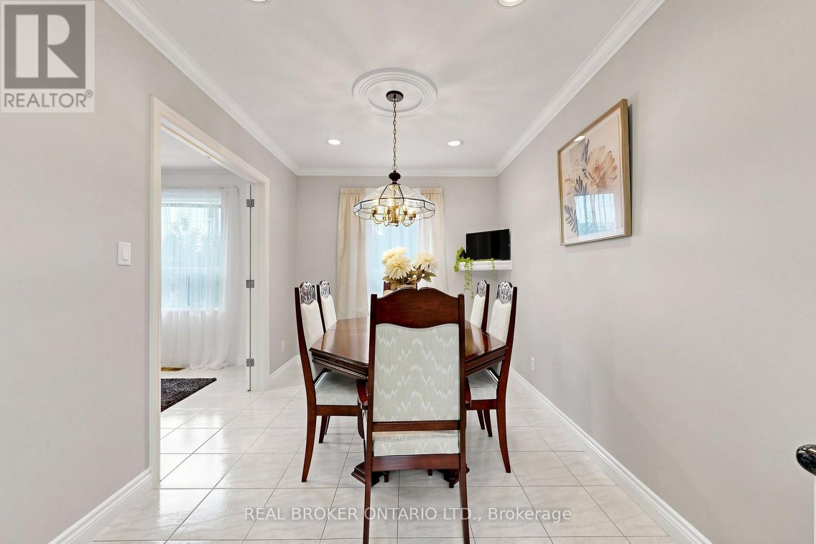 2 Dorking Crescent, Toronto, ON
