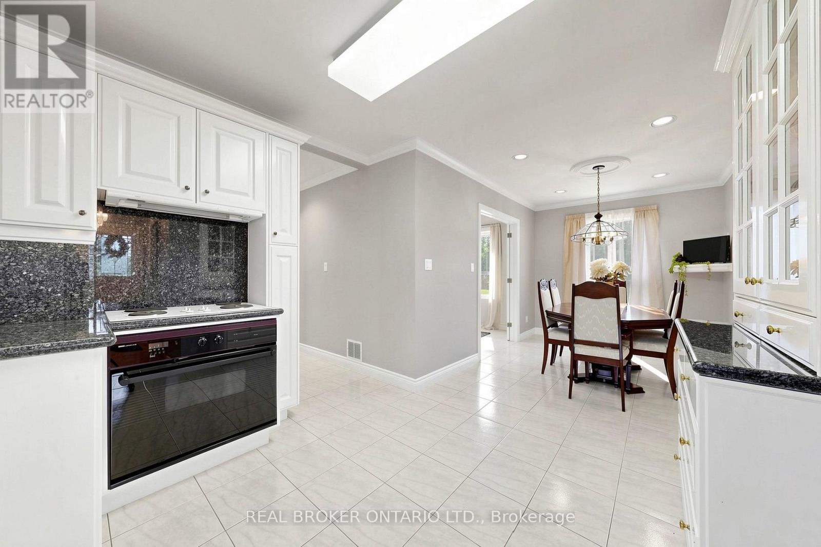 2 Dorking Crescent, Toronto, ON