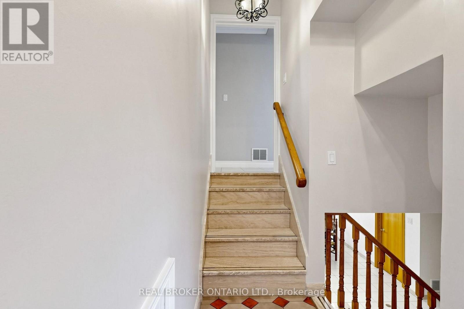 2 Dorking Crescent, Toronto, ON