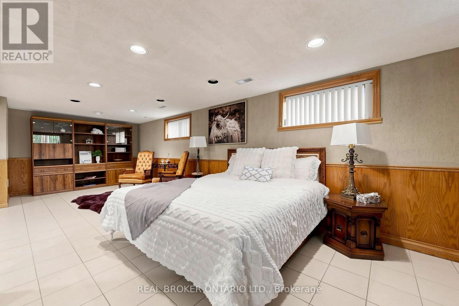 2 Dorking Crescent, Toronto, ON