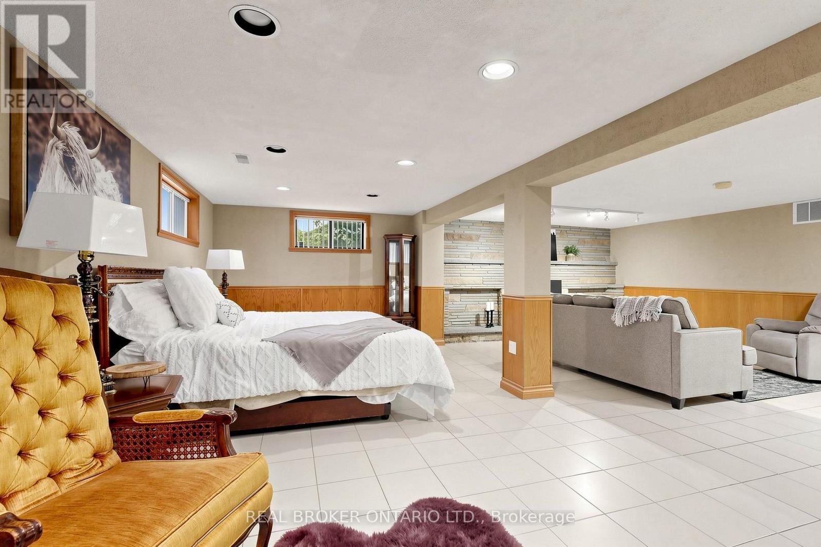 2 Dorking Crescent, Toronto, ON