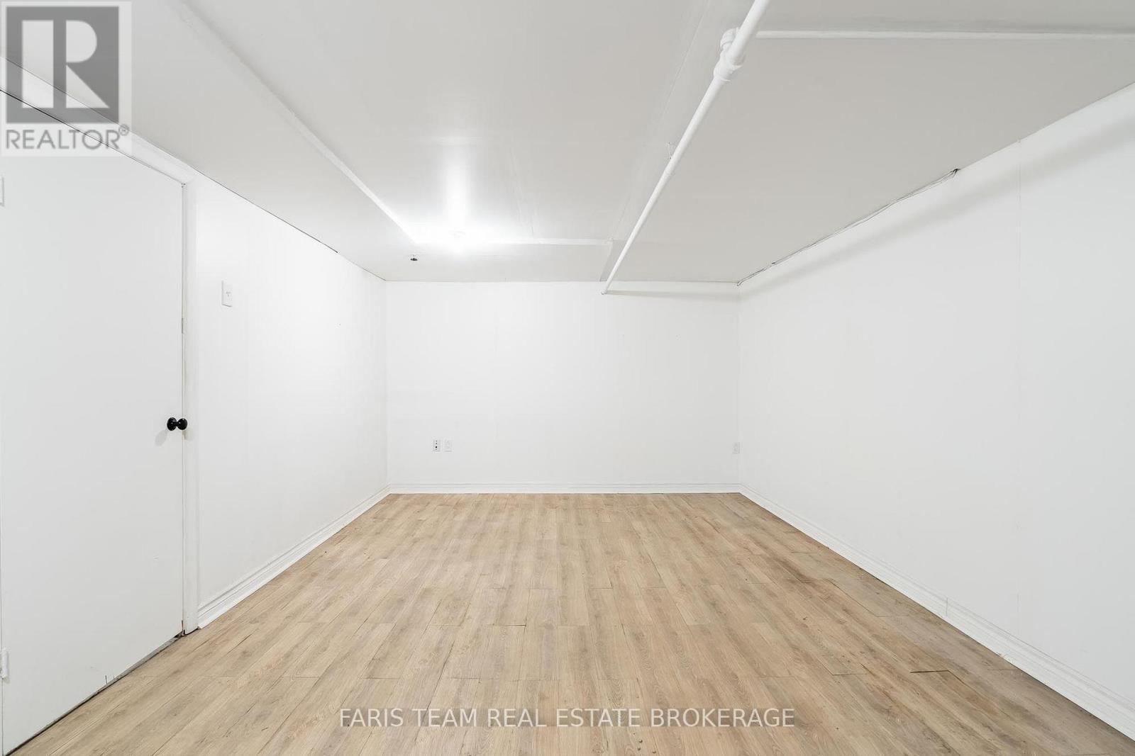 267 Lakeshore Road E, Mississauga, ON