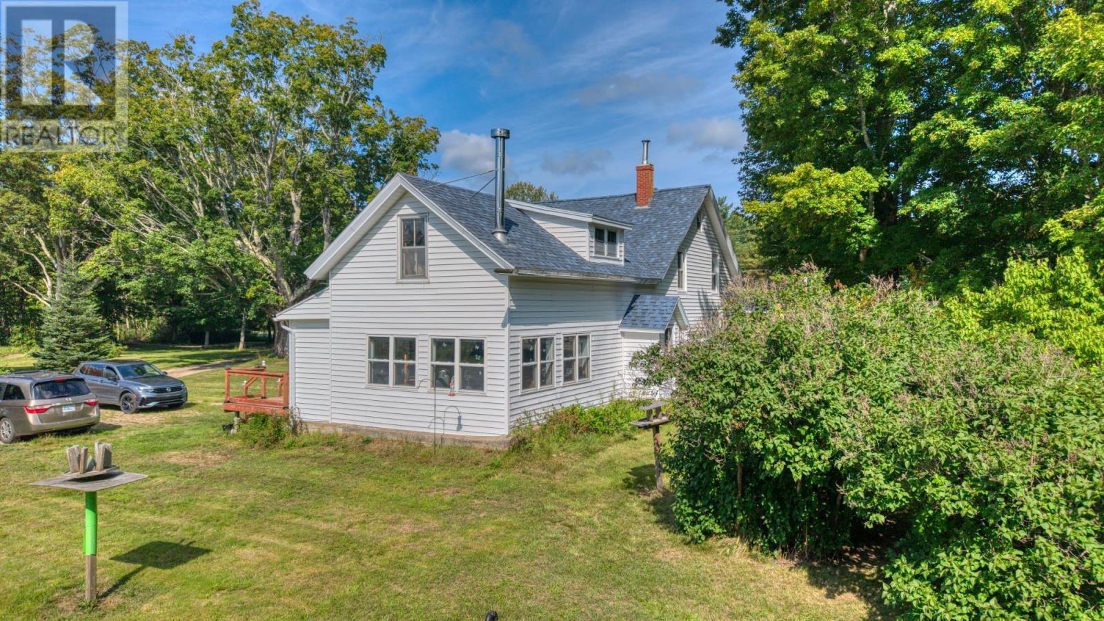 10136 Highway 1, Paradise, NS