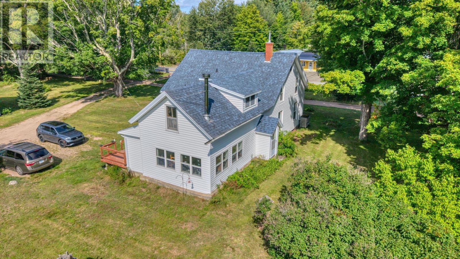 10136 Highway 1, Paradise, NS