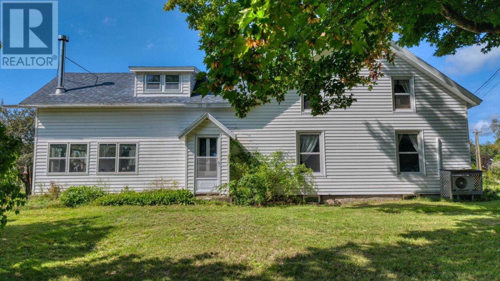 10136 Highway 1, Paradise, NS