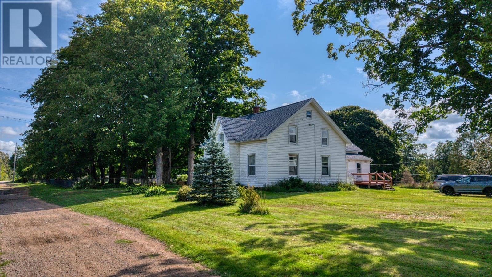 10136 Highway 1, Paradise, NS