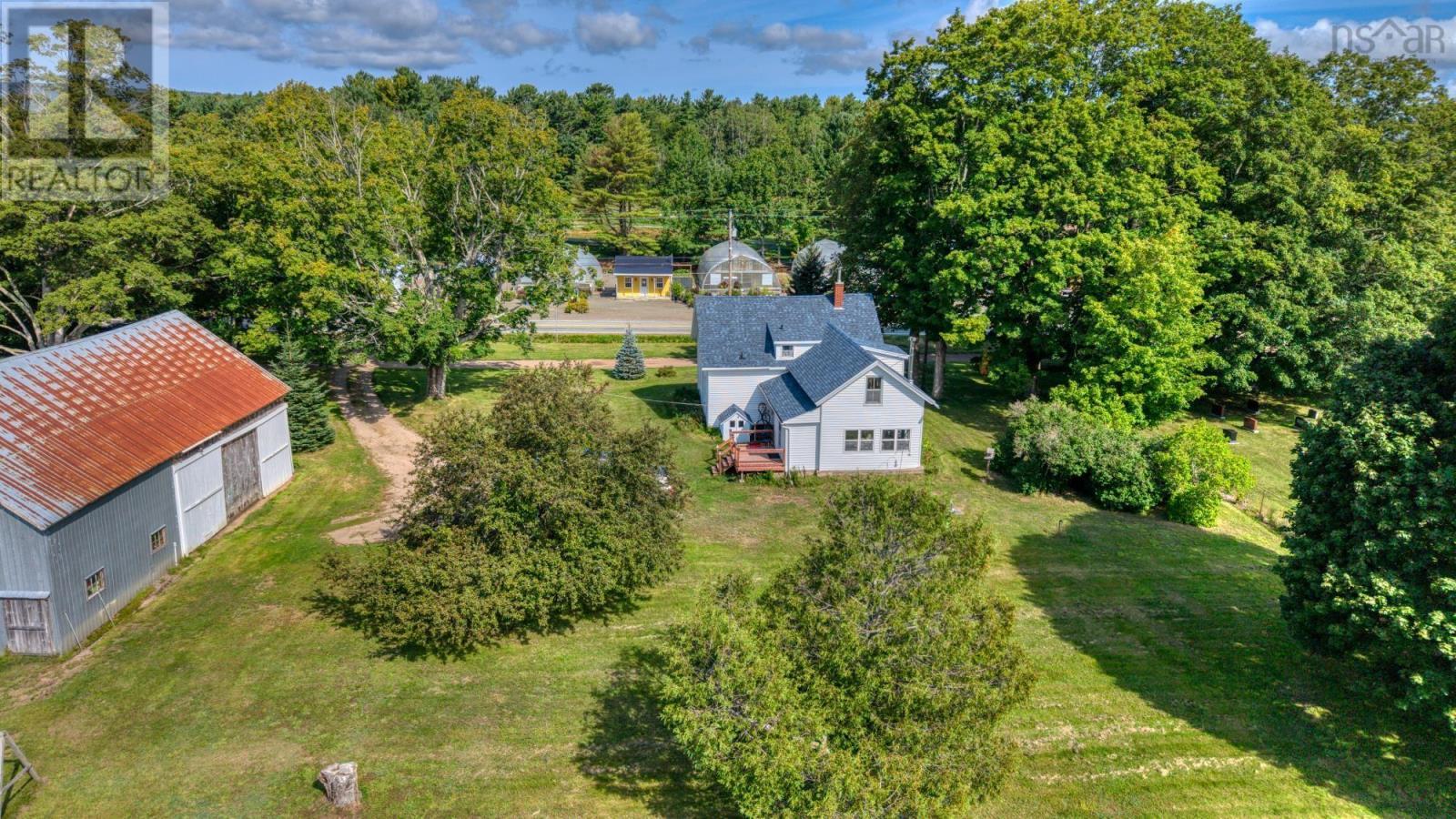 10136 Highway 1, Paradise, NS