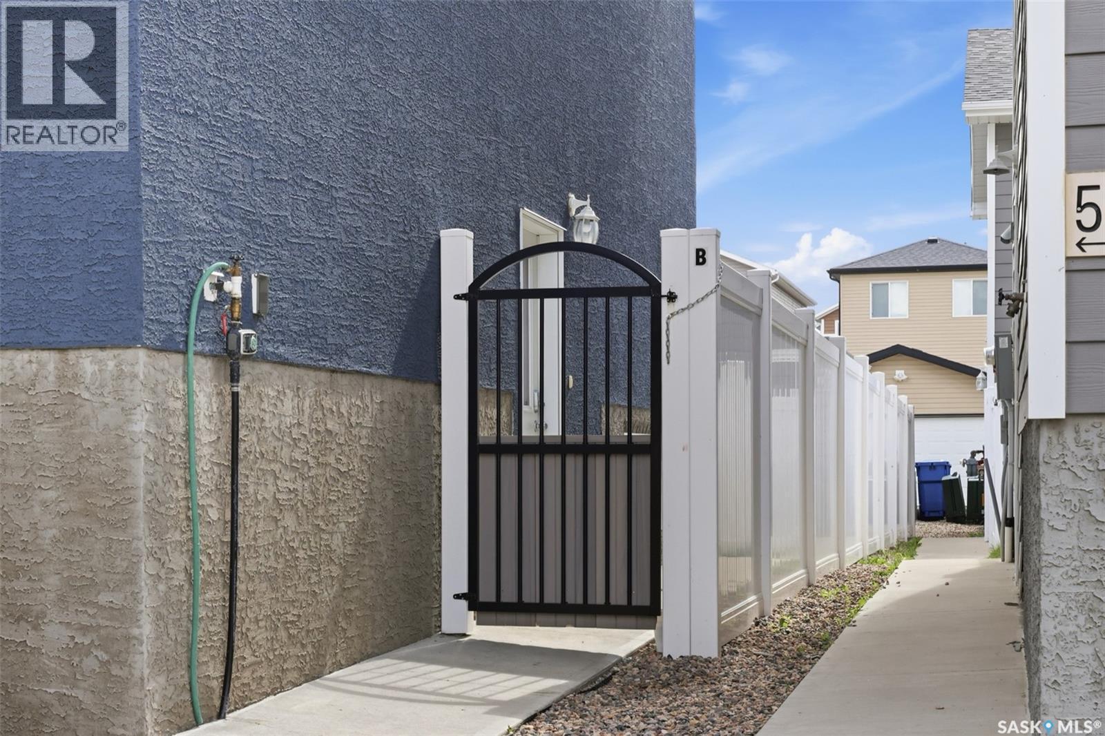 A&B 5625 Mccaughey Street, Regina, SK