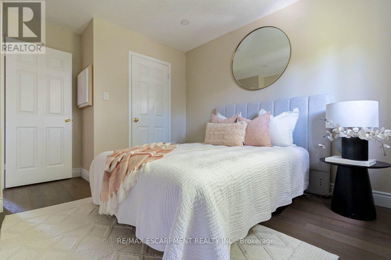 336 Jackson Street W, Hamilton, ON