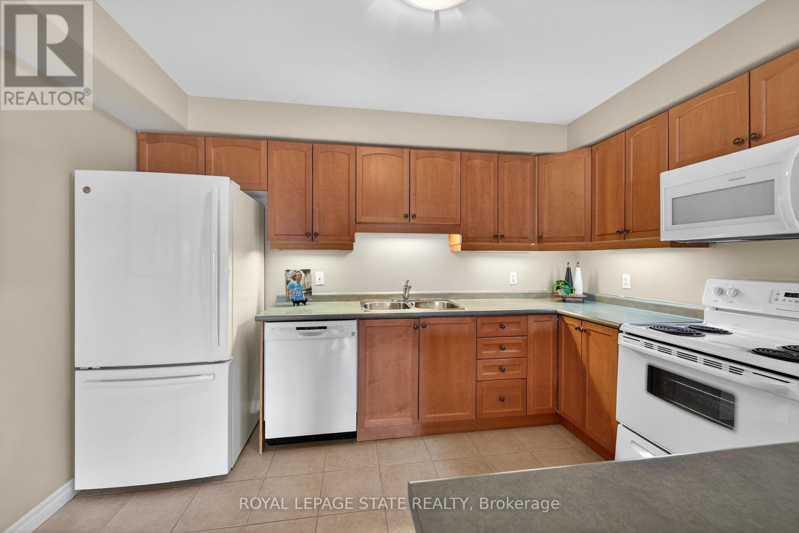308 - 908 Mohawk Road E, Hamilton, ON