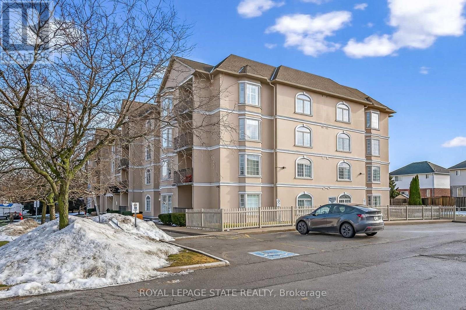 308 - 908 Mohawk Road E, Hamilton, ON