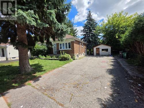 9 ROGERS ROAD  Brampton, ON L6X 1L7