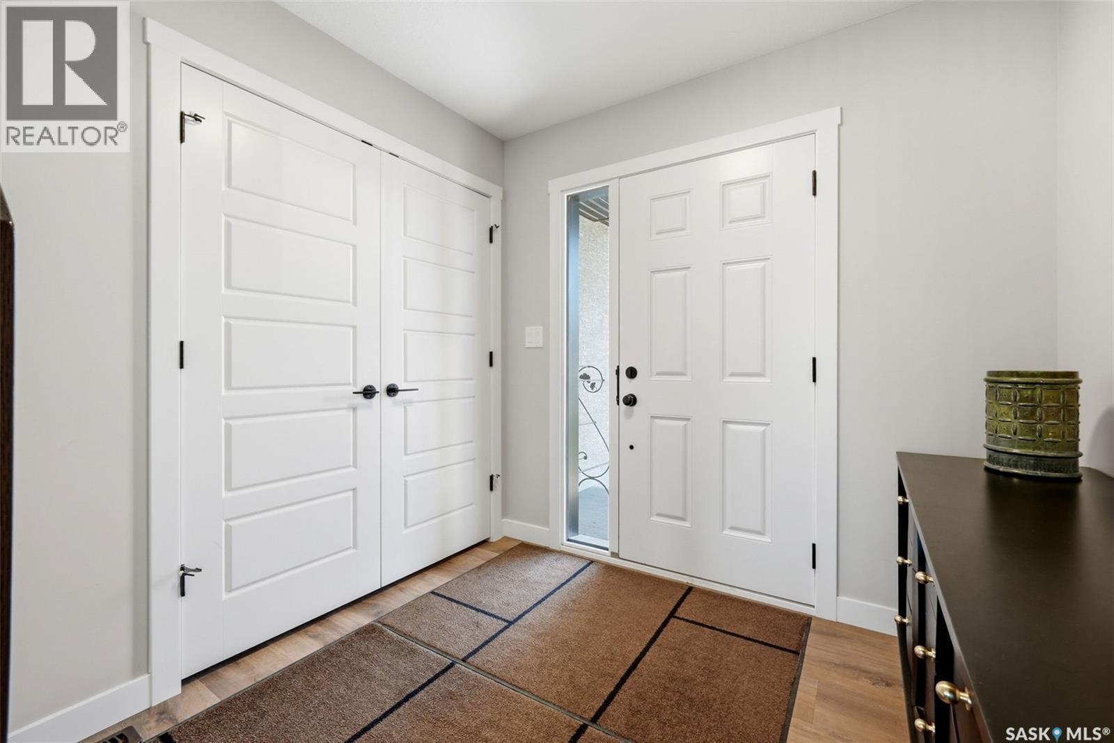 715 3Rd Avenue, Pilot Butte, SK