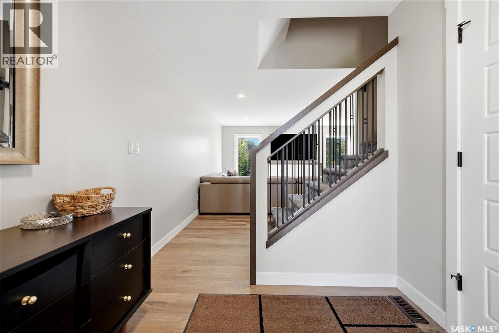 715 3Rd Avenue, Pilot Butte, SK